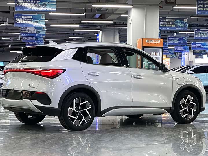 Фото 4 - BYD Yuan Plus