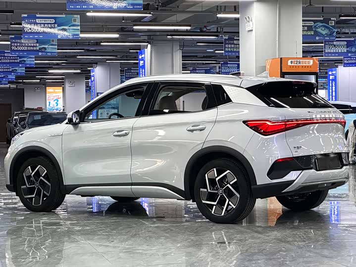 Фото 5 - BYD Yuan Plus