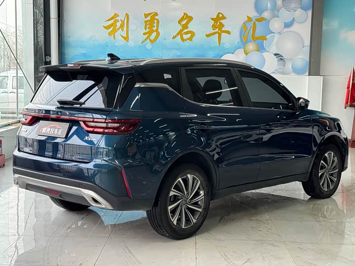 Фото 5 - Geely Vision X6
