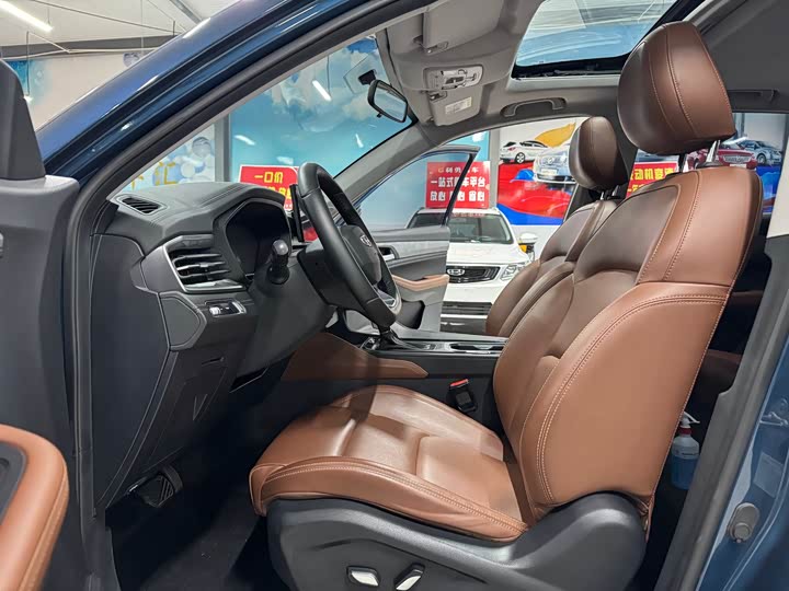 Фото 7 - Geely Vision X6