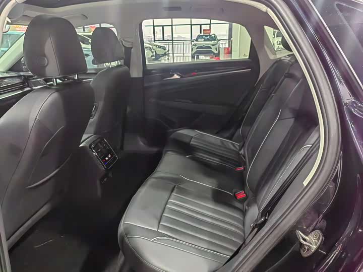 Фото 5 - Volkswagen Passat