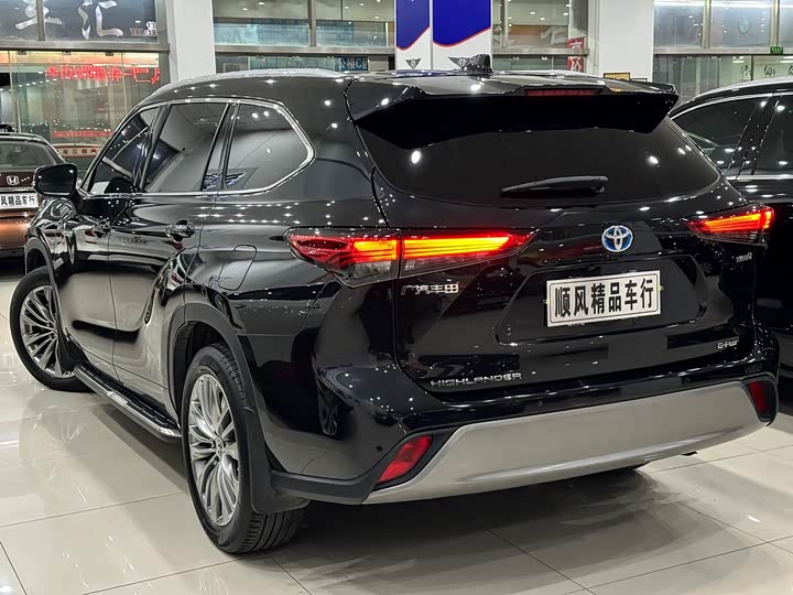 Фото 3 - Toyota Highlander