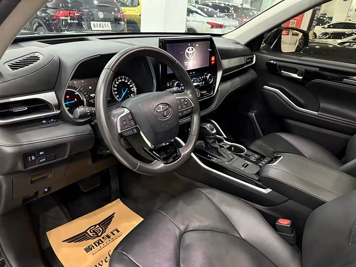 Фото 6 - Toyota Highlander