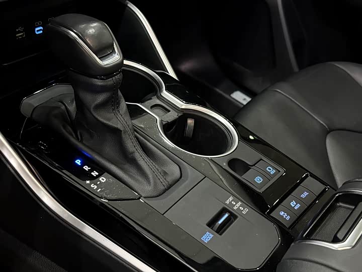 Фото 9 - Toyota Highlander