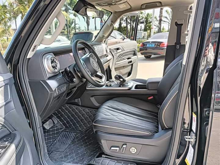 Фото 3 - Tank 300