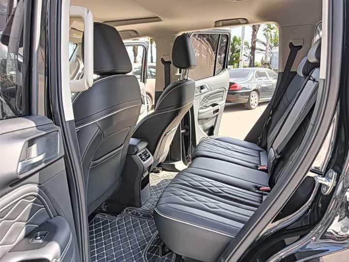 Фото 4 - Tank 300