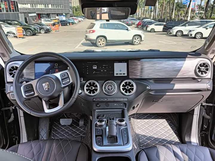 Фото 5 - Tank 300