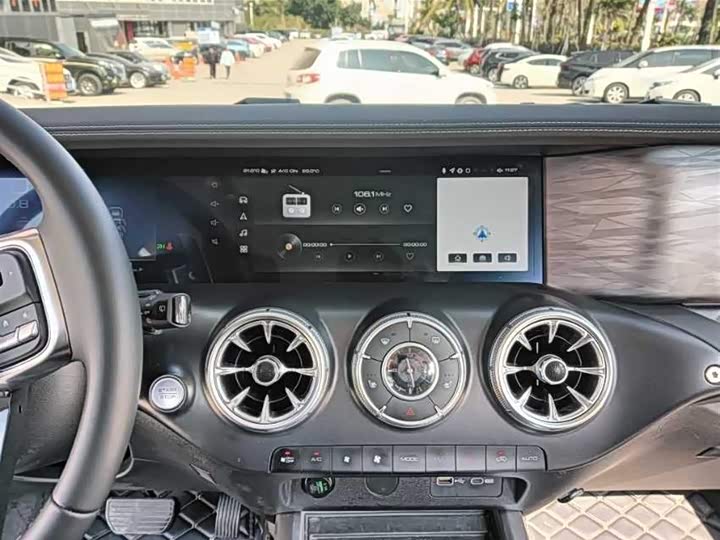 Фото 6 - Tank 300