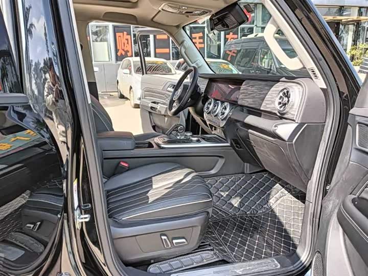 Фото 7 - Tank 300