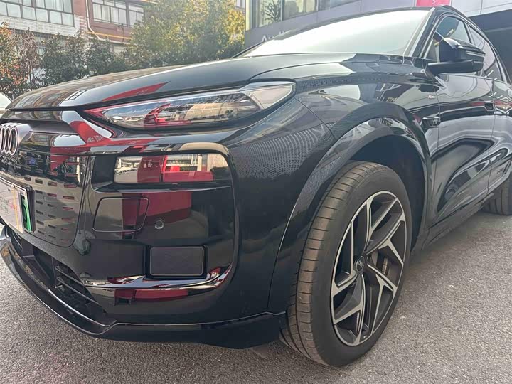 Фото 8 - Audi Q6L e-tron