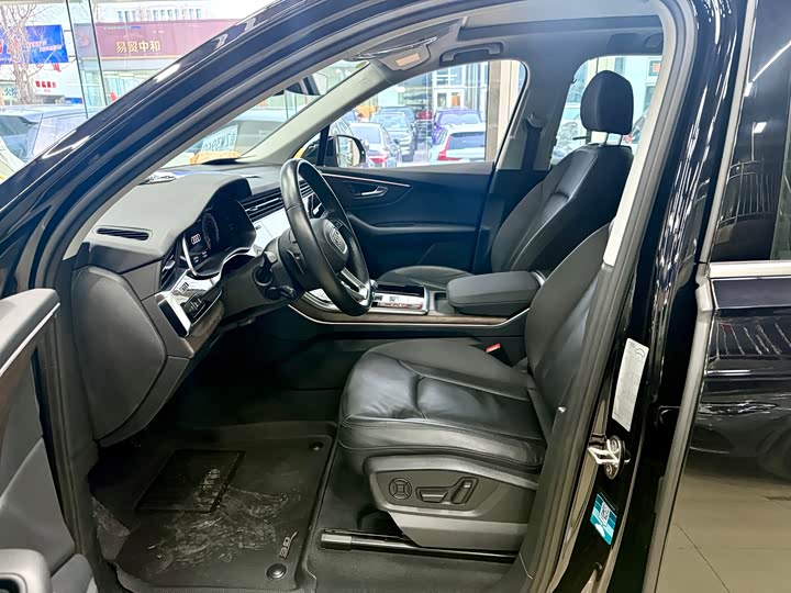 Фото 6 - Audi Q7