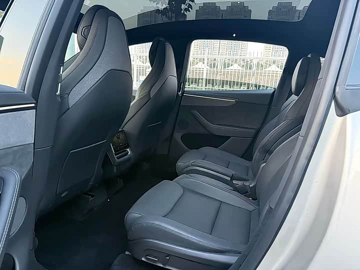 Фото 6 - Tesla Model Y