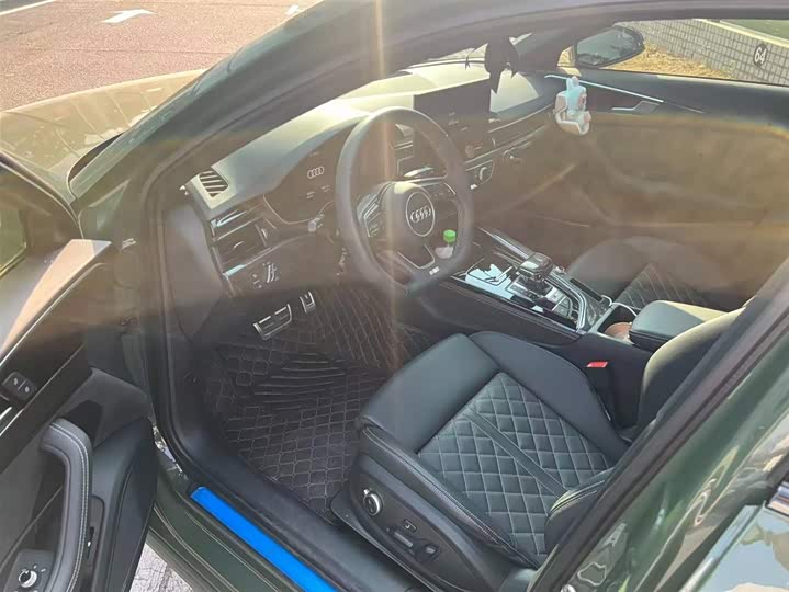 Фото 8 - Audi S4