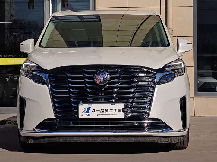 Фото 2 - Buick GL8 ES