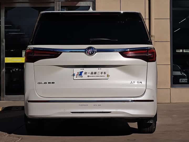 Фото 6 - Buick GL8 ES