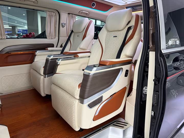 Фото 7 - Mercedes-Benz Vito