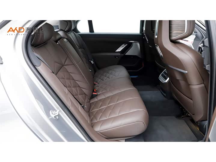 Фото 8 - BMW 7 Series