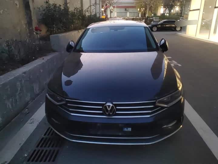 Фото 2 - Volkswagen Magotan