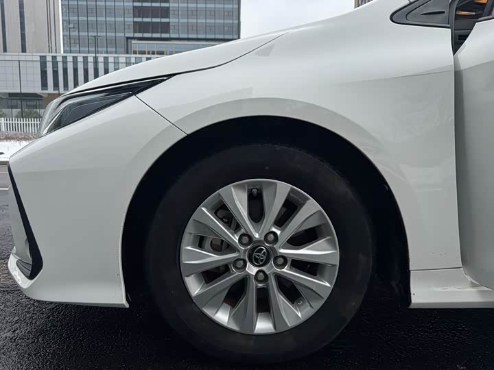 Фото 8 - Toyota Corolla