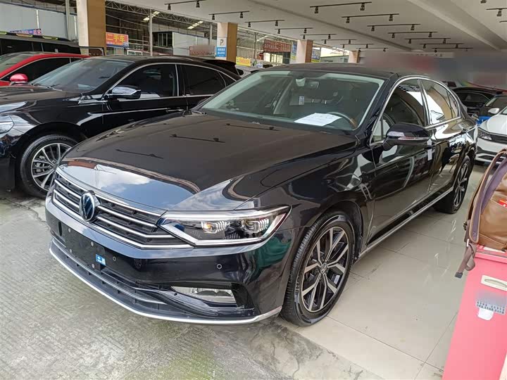 Фото 2 - Volkswagen Magotan