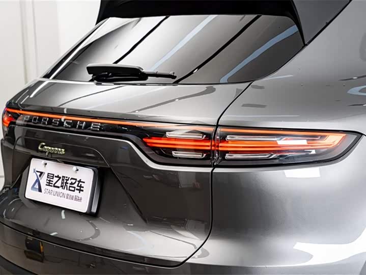 Фото 9 - Porsche Cayenne Hybrid