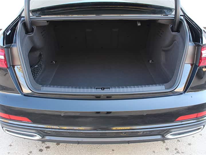 Фото 6 - Audi A6L