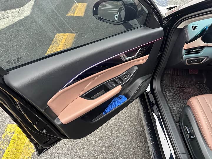 Фото 5 - Bestune B70