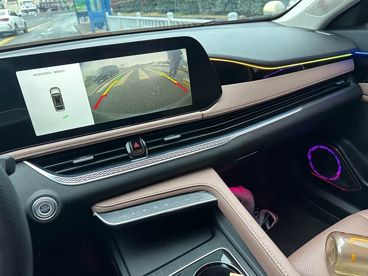 Фото 6 - Bestune B70