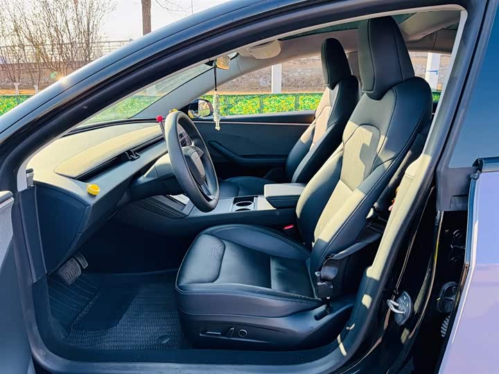 Фото 7 - Tesla Model 3