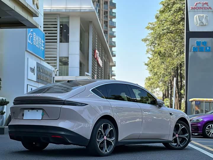 Фото 3 - Nio ET5