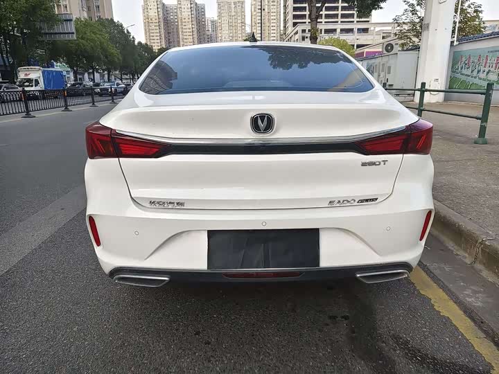 Фото 8 - Changan Eado Plus