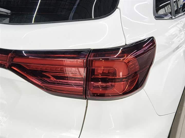 Фото 8 - Changan CS75