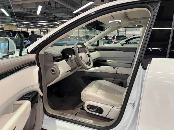 Фото 8 - Zeekr 7X