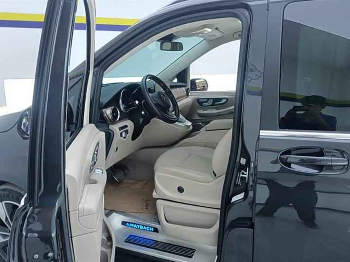 Фото 9 - Mercedes-Benz V-Class