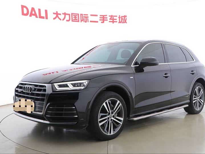 Фото 1 - Audi Q5L
