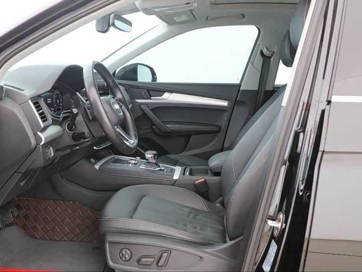 Фото 4 - Audi Q5L