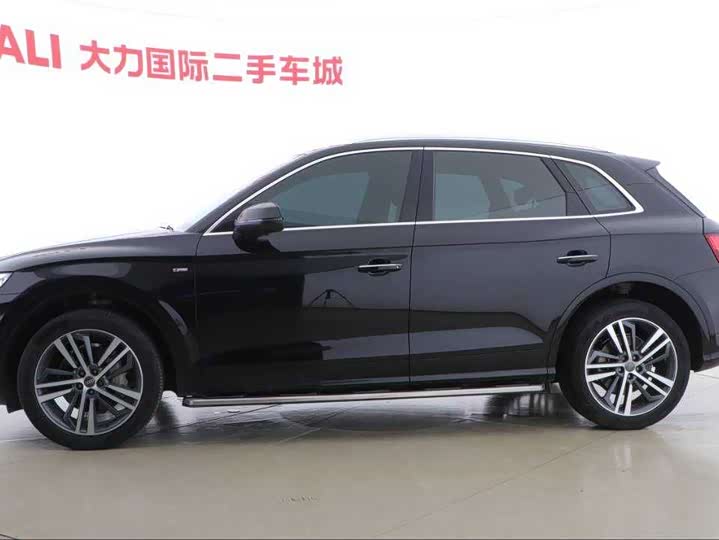 Фото 9 - Audi Q5L
