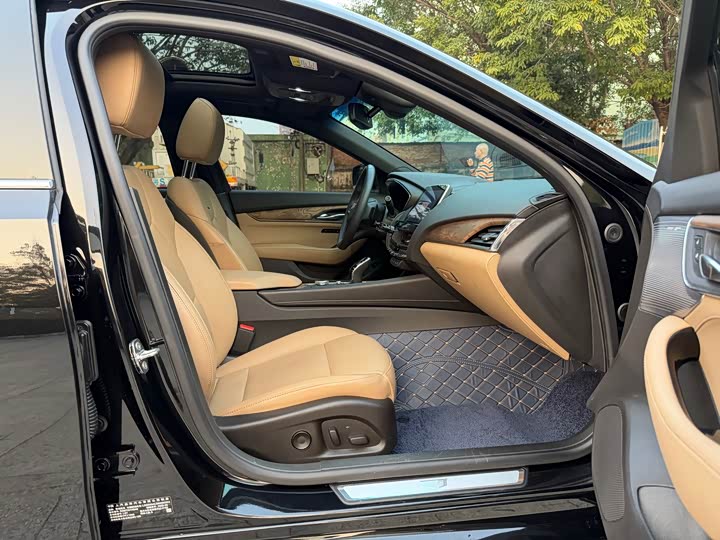 Фото 7 - Cadillac CT5