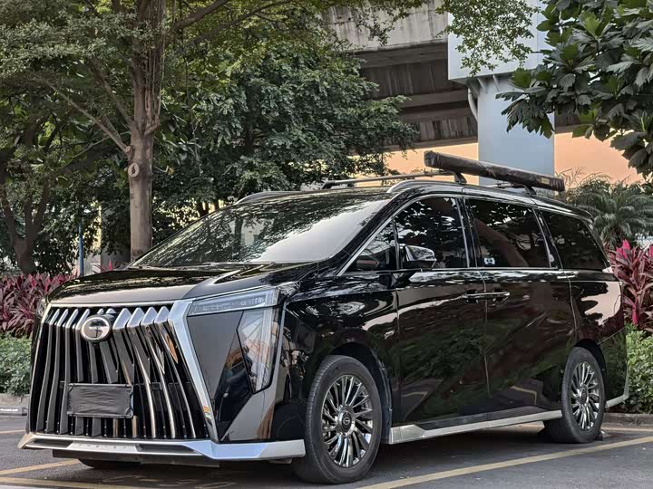 Фото 1 - GAC Trumpchi M8