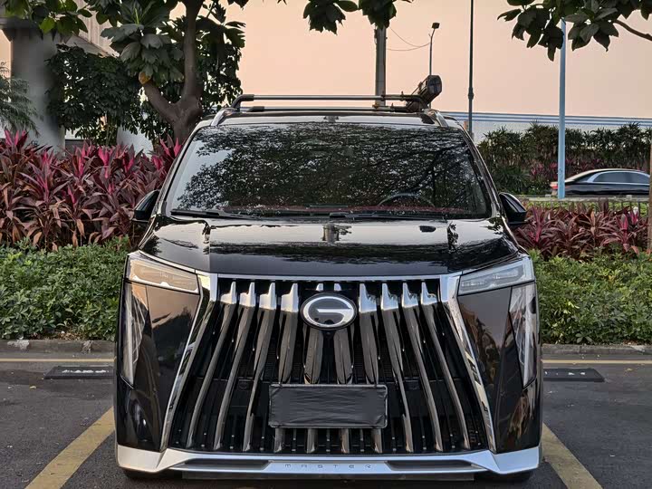 Фото 2 - GAC Trumpchi M8