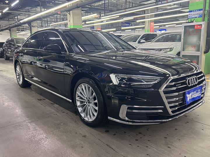Фото 3 - Audi A8