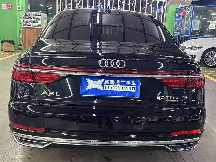 Фото 5 - Audi A8