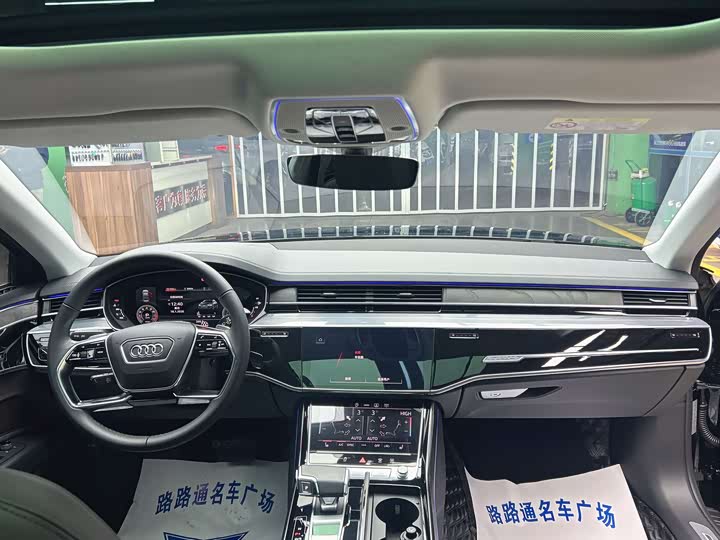 Фото 7 - Audi A8