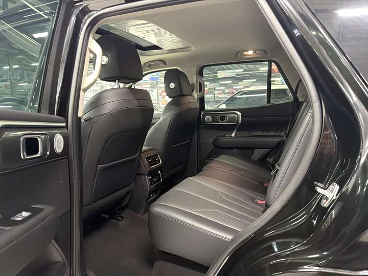 Фото 9 - Tank 400