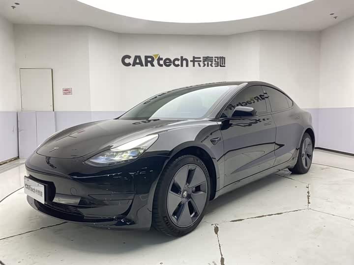 Фото 1 - Tesla Model 3