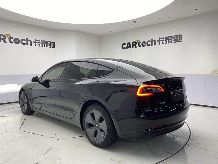 Фото 7 - Tesla Model 3