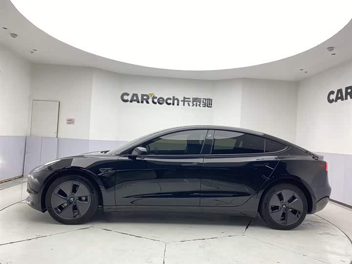 Фото 8 - Tesla Model 3