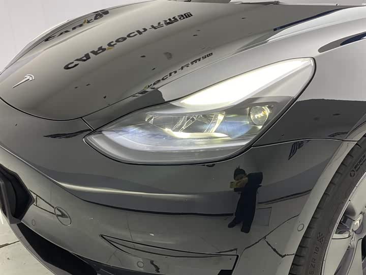 Фото 9 - Tesla Model 3