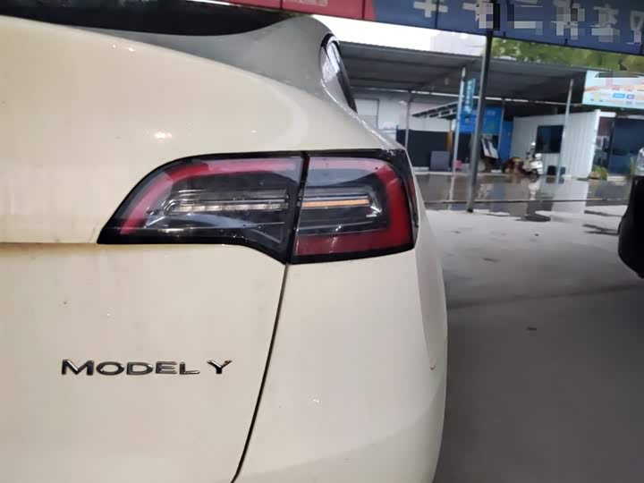 Фото 8 - Tesla Model Y