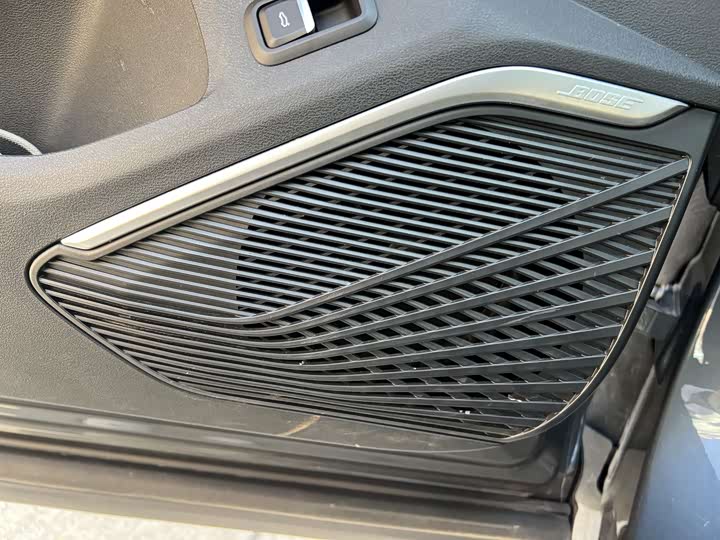 Фото 7 - Geely Monjaro